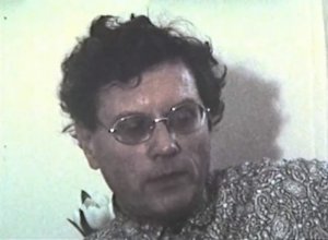 Félix Guattari lit "Genet retrouvé" devant la caméra de Gérard Courant (1986)